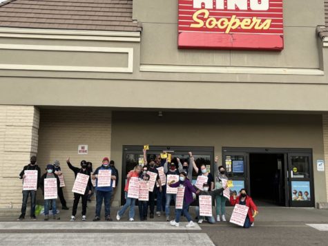 Strikers at the King Soopers in Belleview Square stand outside the store holding up signs and passing pamphlets to passing customers. The workers began striking on Wednesday, Jan. 12 after King Soopers refused to comply with the union’s demands for better pay, health, and safety conditions. Because of this, many Creek students have begun avoiding shopping at King Soopers in support of the strikers’ cause. 