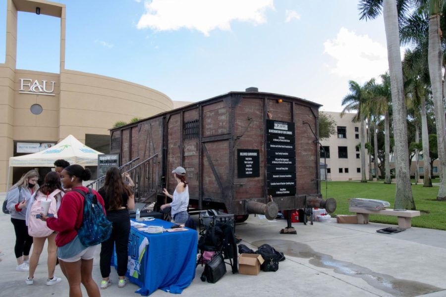 FAU Hillel marks Holocaust Remembrance Day with ‘powerful’ exhibit