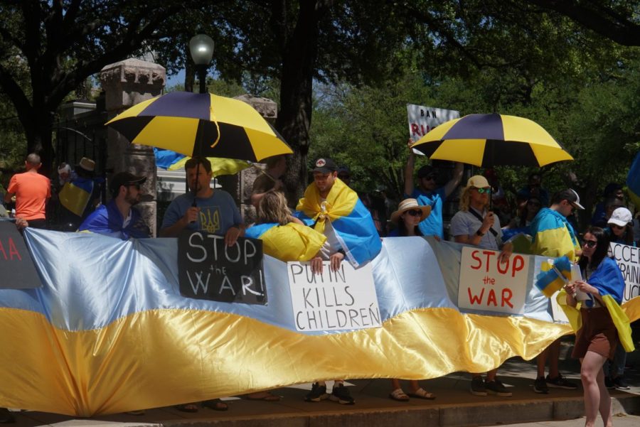 Protestors+gather+at+the+Texas+state+Capitol+to+show+their+support+for+Ukraine+in+its+war+against+Russia.+The+Austin+Ukrainian+community+has+been+organizing+rallies+every+day+since+the+wars+start+on+Feb.+24.+We+will+not+stop+the+fight+until+Ukraine+wins%2C%E2%80%9D+Darya+Ledesma%2C+a+member+of+the+Austin+Ukrainian+community%2C+said.+%E2%80%9CWe+are+fighting+for+existence+and+we%E2%80%99re+fighting+for+the+future.%E2%80%9D