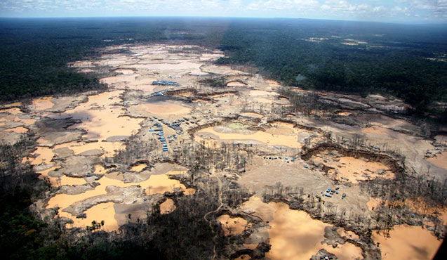 The+Amazon+Rainforest+in+Peru+has+been+subject+to+deforestation.