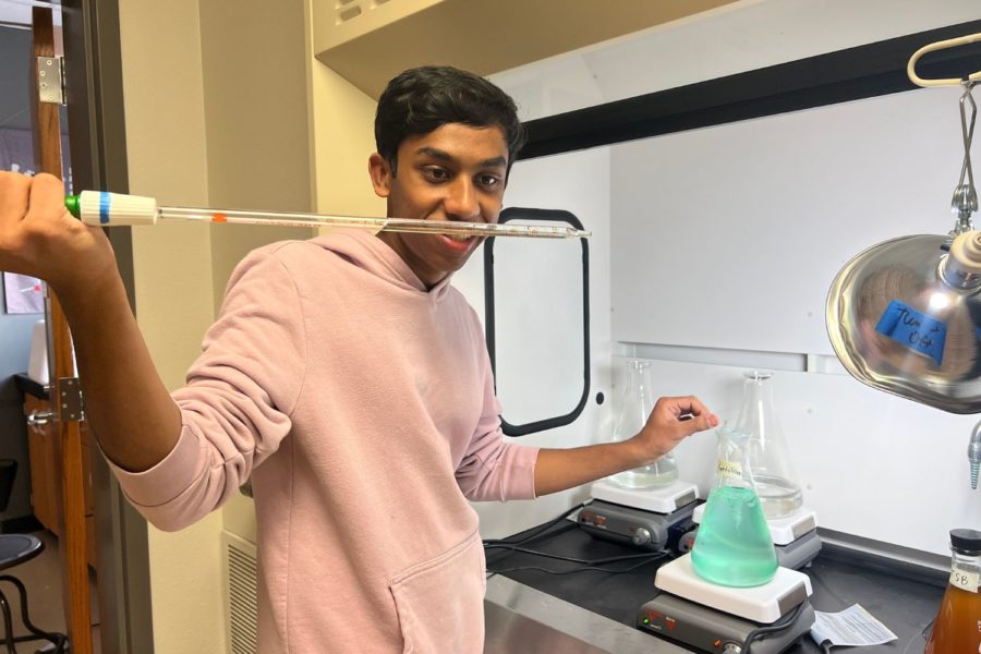 Chemistry+is+a+passion+for+senior+Vishnu+Vasudev.+He+has+been+able+to+use+his+creativity+and+imagination+to+perform+experiments+with+limited+access+to+resources.