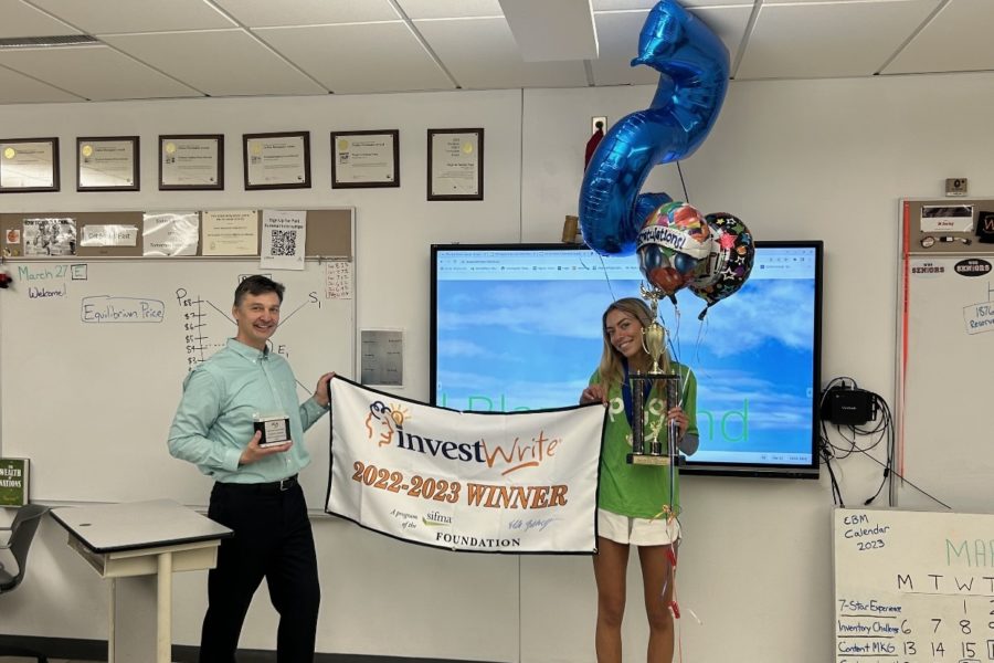 Senior Ella Zachery wins first place in Massachusetts and fifth place nationally in the InvestWrite writing competition. Zachery is the first girl to win the InvestWrite competition in business teacher Fred Lehmanns Investing and the Creative Economy (ICE) class. 
