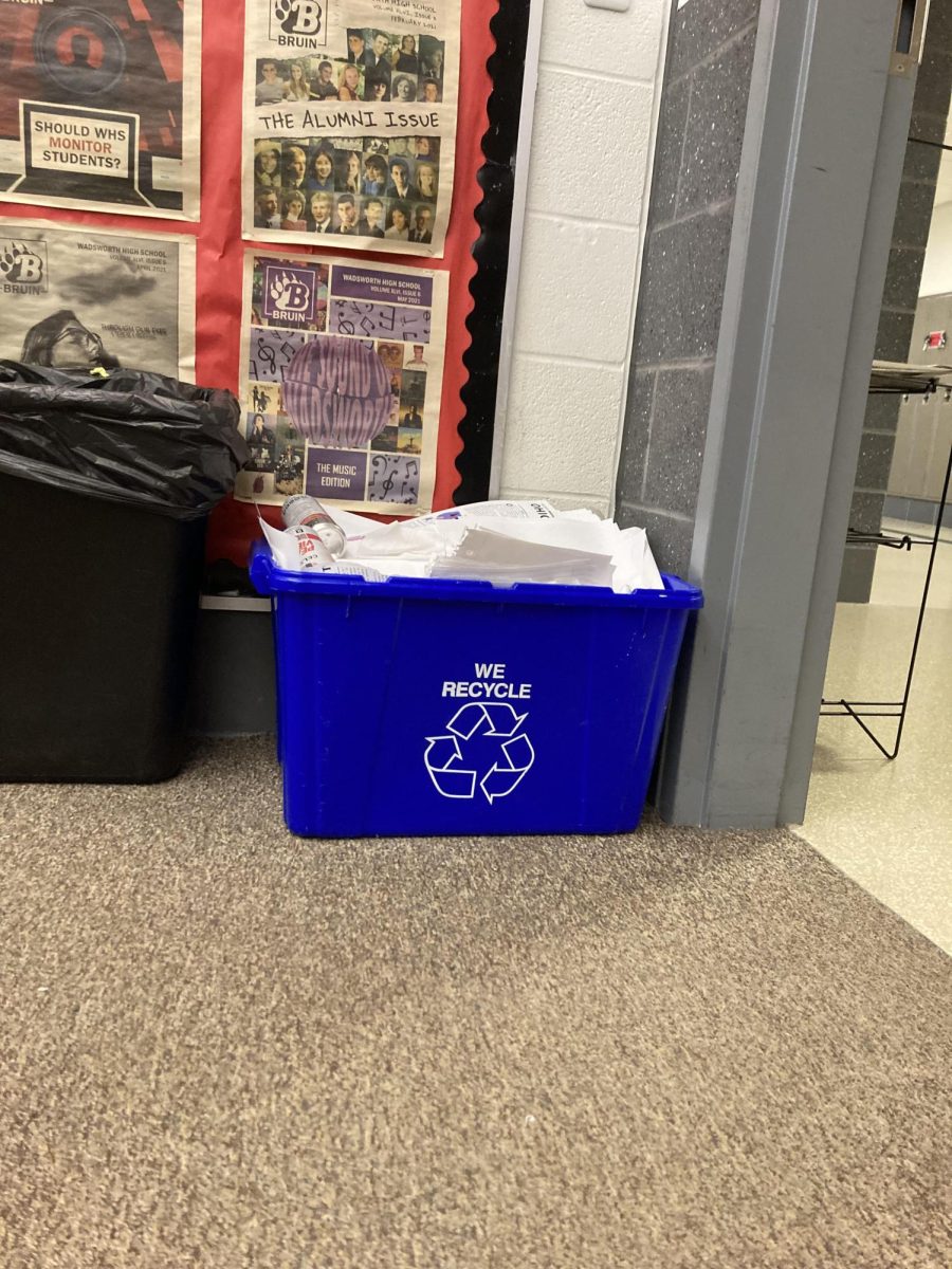 An+example+of+a+full+recycling+bin+found+in+Mr.+Heffingers+room.+This+bin+has+been+emptied+one+other+time+since+the+beginning+of+the+school+year+in+August.+Photo+by+Haley+Reedy.
