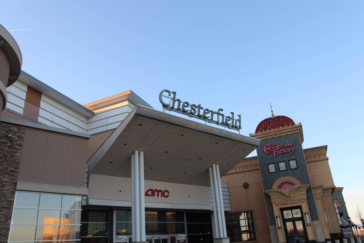 Chesterfield+Mall+opened+in+1976+as+the+largest+shopping+mall+in+the+St.+Louis+County+area.+By+the+mid-2010s%2C+several+of+the+mall%E2%80%99s+largest+tenants%2C+such+as+Dillard%E2%80%99s+and+American+Girl+Doll%2C+closed.+The+only+national+names+still+operating+in+the+mall+are+V-Stock+and+The+Cheesecake+Factory.+Any+redevelopment+may+affect+the+district+as+the+district+boundary+falls+just+outside+the+mall%E2%80%99s+land.