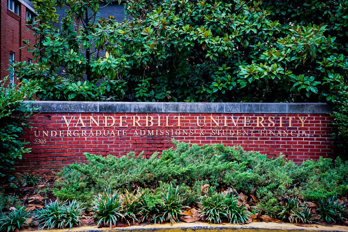 Vanderbilt%E2%80%99s+test-optional+policy+will+continue+for+the+prospective+first-year+and+transfer+entering+Classes+of+2025%2C+2026+and+2027%2C+allowing+students+to+apply+without+submitting+SAT+or+ACT+scores.+%28Hustler+Multimedia%2FMiguel+Beristain%29