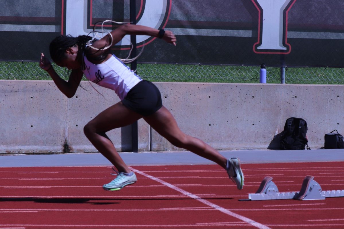 Coppell+sophomore+Sophia+Williams+broke+the+school%E2%80%99s+800-meter+run+record+set+in+2010+on+Feb.+24+at+the+Hebron+Hawk+Relays%2C+setting+a+new+record+of+1%3A40.+Williams+has+been+in+track+and+field+since+seventh+grade+at+Coppell+Middle+School+North%2C+inspired+by+her+older+siblings%E2%80%99+athletic+accomplishments.