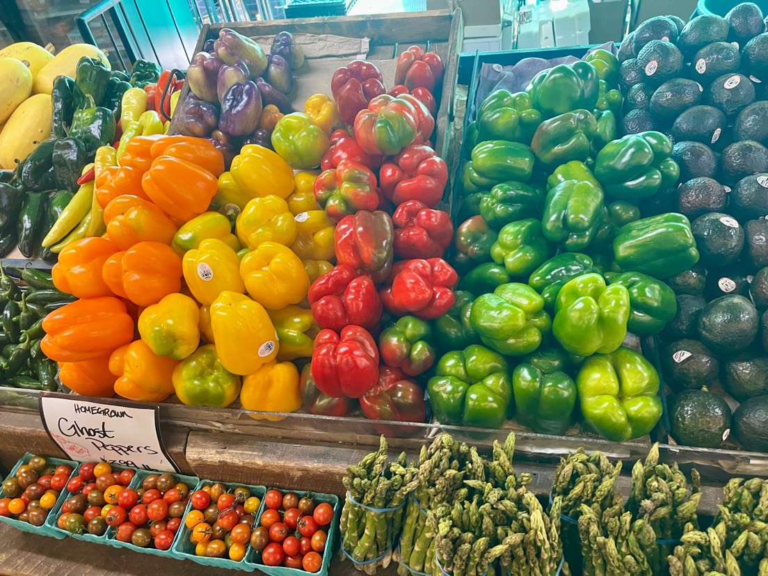 Rows of produce, freshly picked from local orchards, line up ready for customers. As the local growing season ends, fall produce like peppers and tomatoes become more prominent. “When it gets colder in the fall, we do more local pumpkins and mums and jarred goods, and our pies are local,” Stark said. 