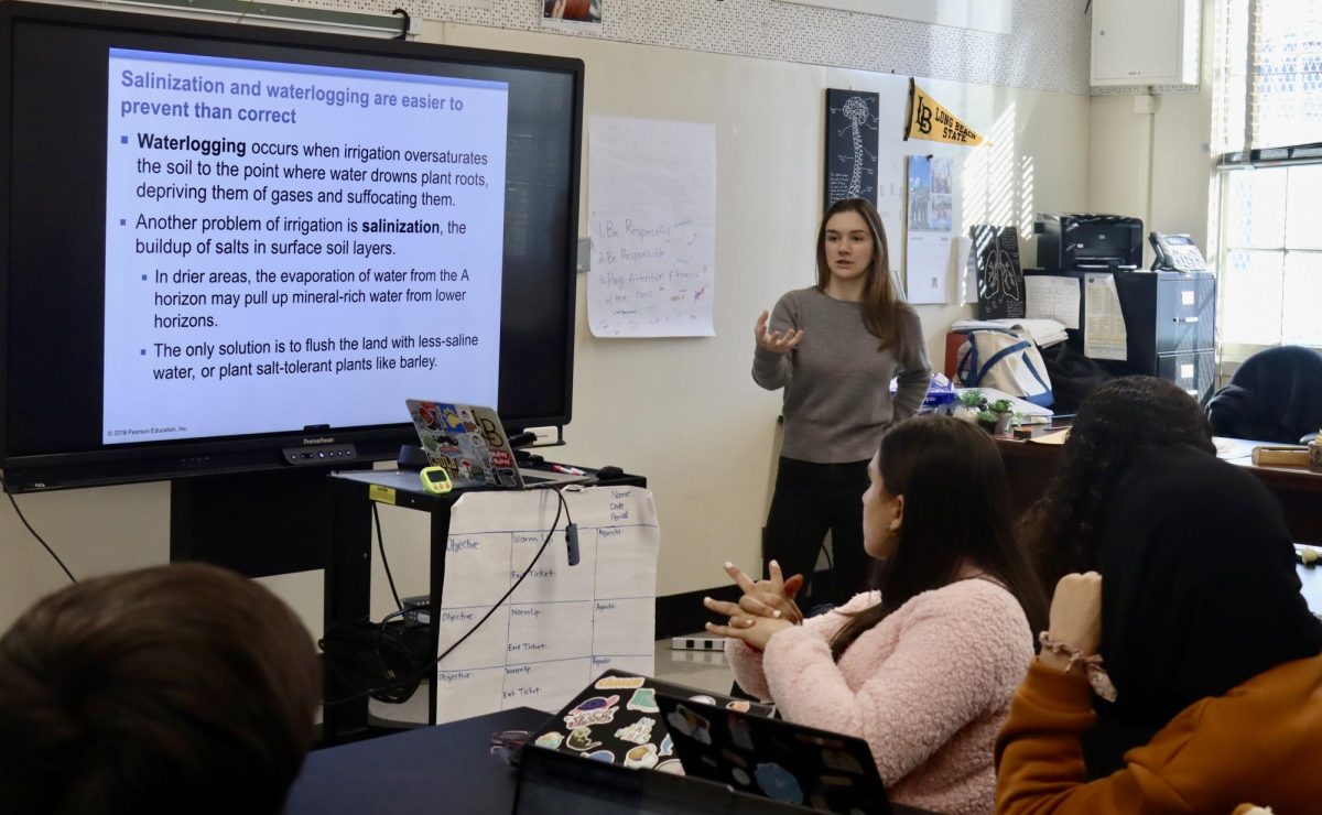 Science teacher Ani Zhorabian guides students through the AP environmental science curriculum on Jan. 13. After closing schools the previous week due to wildfires throughout the Los Angeles County, Los Angeles Unified School District  resumed classes for most of its schools.