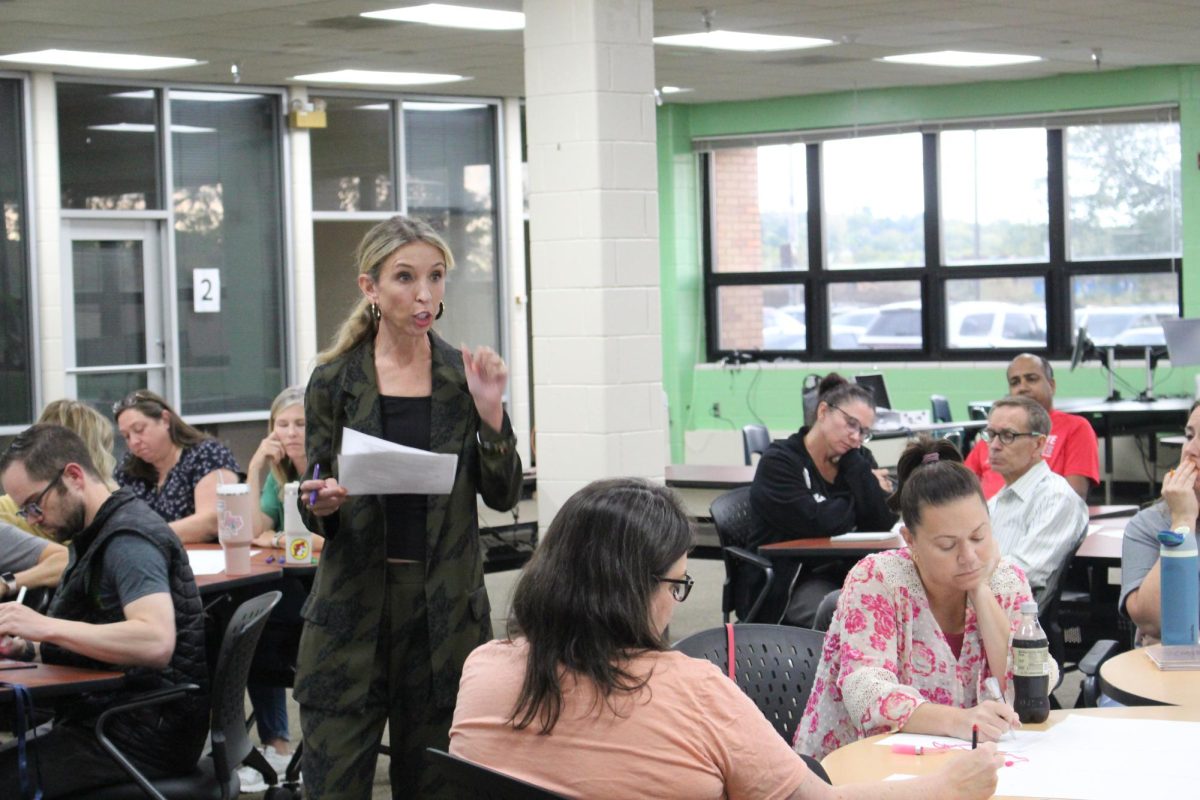 Dakota Superintendent Dr. Ashley Whitely speaks at the phone policy Community Conversation. She outlines the way the conversation will proceed.