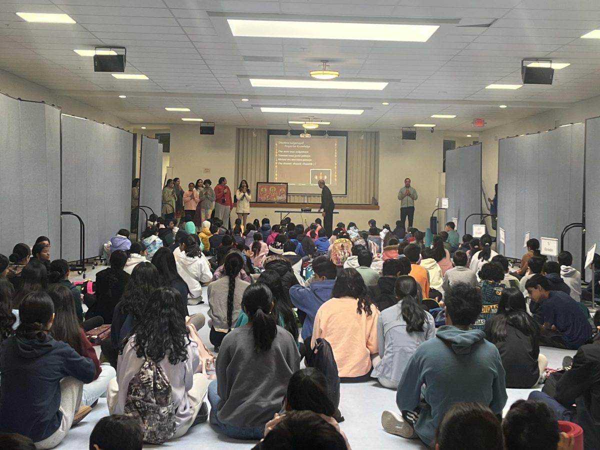 When Bal Vihar of St. Louis meets every other Sunday morning, the day is started off with a prayer assembly consisting of all the students and teachers together. They chant a series of prayers called “shlokas” and end off singing “the Aarti”. 