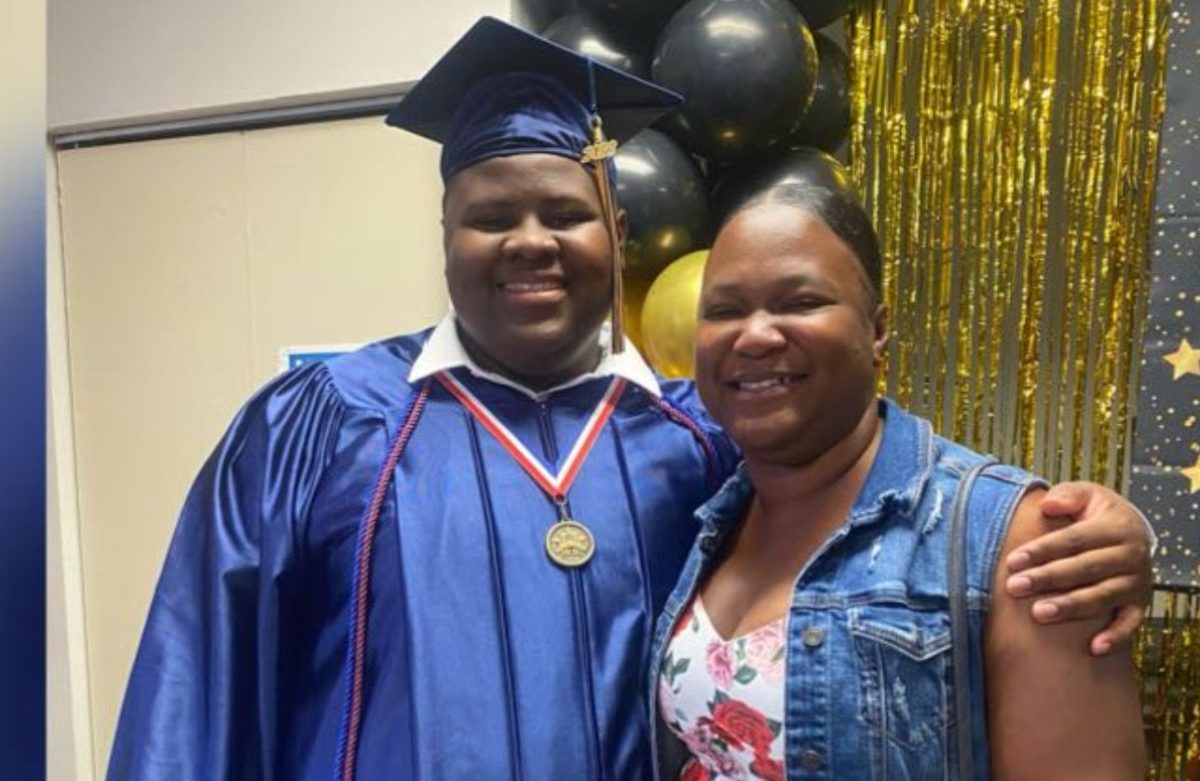 Antwoinardo Dixon and his late aunt Dorothy Bain-Seymour. (Image courtesy of Antwoinardo Dixon)